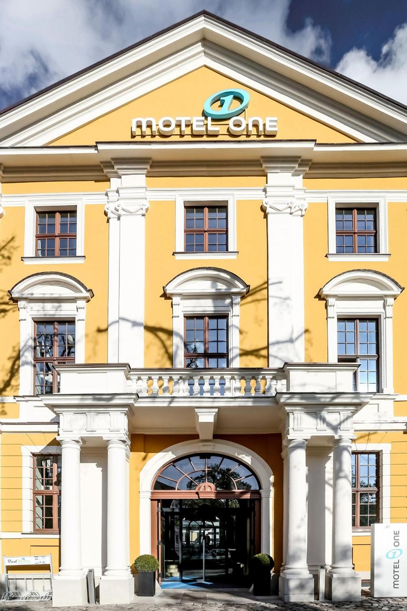 Motel One Магдебург Екстериор снимка