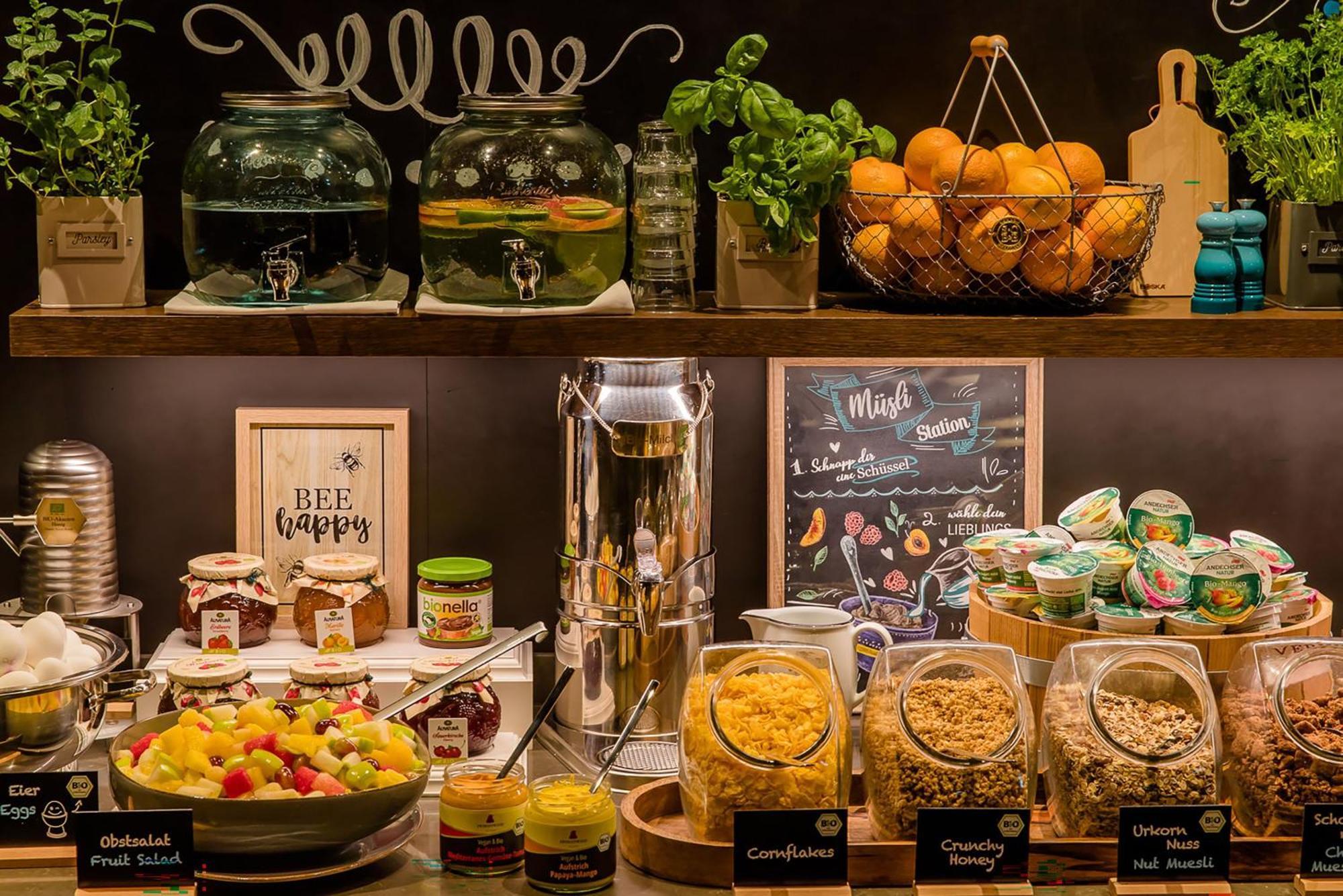 Motel One Магдебург Екстериор снимка