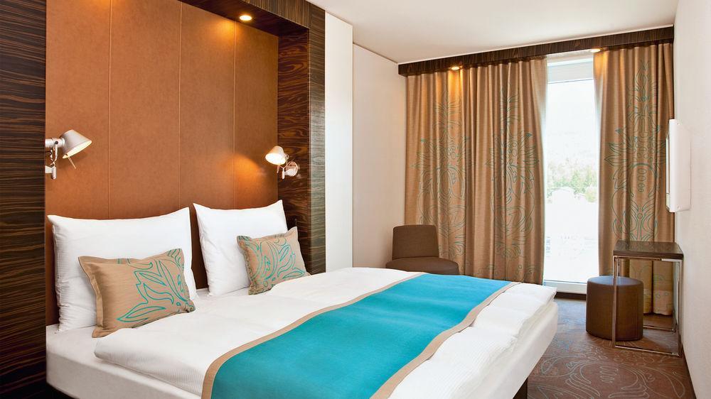 Motel One Магдебург Екстериор снимка