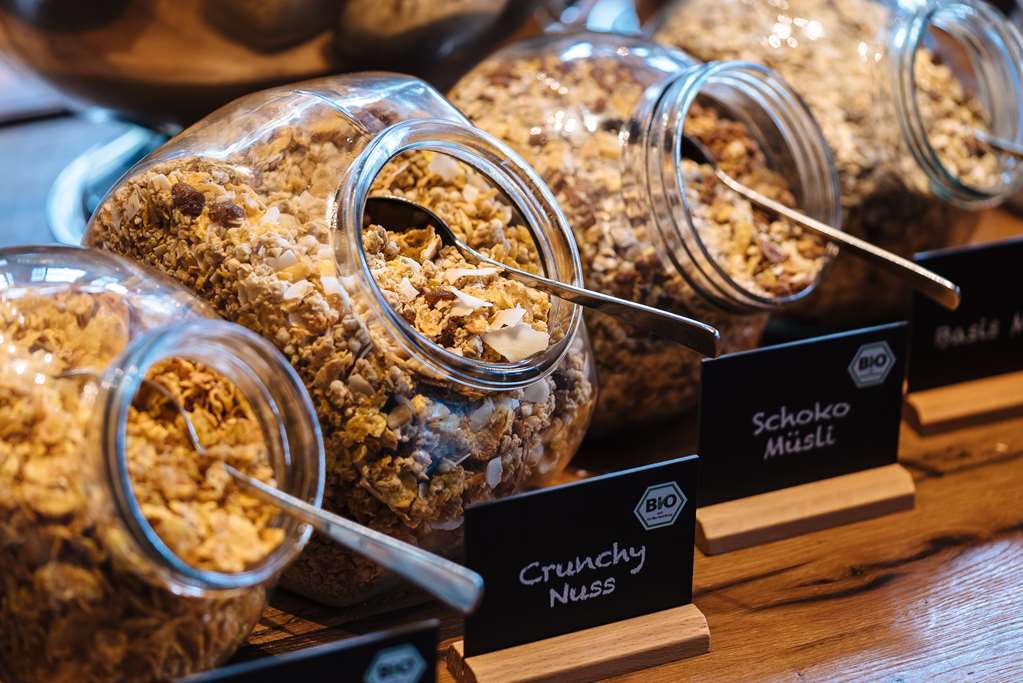 Motel One Магдебург Ресторант снимка